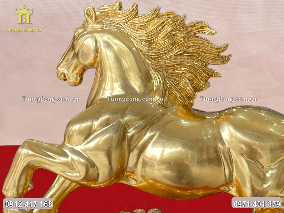 Từng họa tiết hoa văn được chăm chút vô cùng đẹp và tinh tế